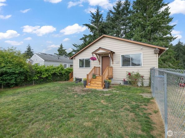 1301 Humphrey Avenue W, Bremerton WA 98312