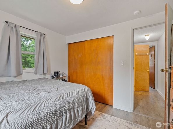 1301 Humphrey Avenue W, Bremerton WA 98312