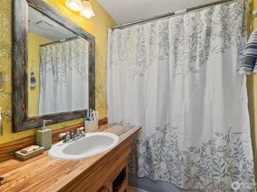 1301 Humphrey Avenue W, Bremerton WA 98312