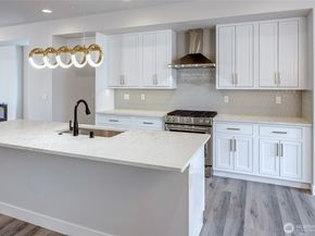 18717 68th Avenue NE 105, Kenmore WA 98028