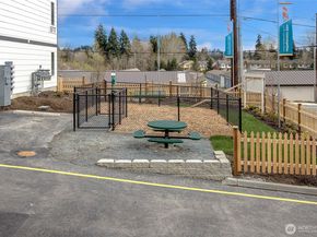 18717 68th Avenue NE 105, Kenmore WA 98028