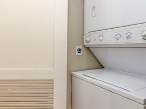 76 Cedar Street 207, Seattle WA 98121