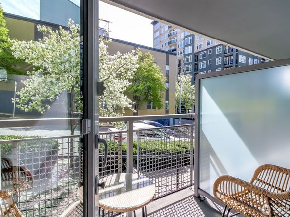 76 Cedar Street 207, Seattle WA 98121