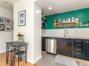 76 Cedar Street 207, Seattle WA 98121
