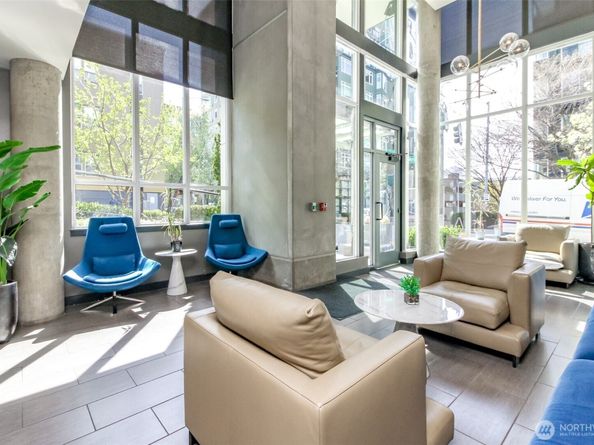 76 Cedar Street 207, Seattle WA 98121