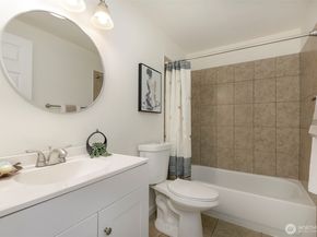 3513 NE 7th Place, Renton WA 98056
