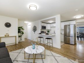 3513 NE 7th Place, Renton WA 98056