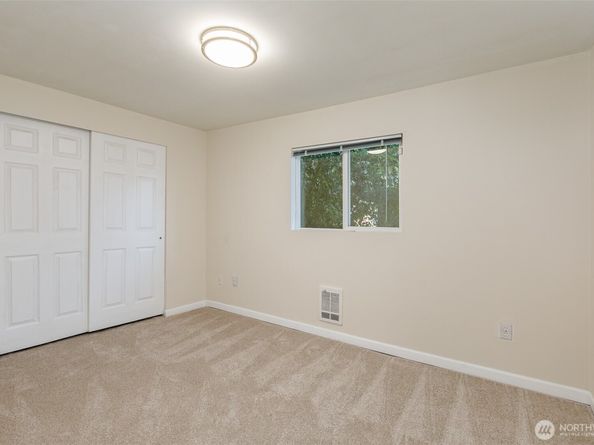 3513 NE 7th Place, Renton WA 98056