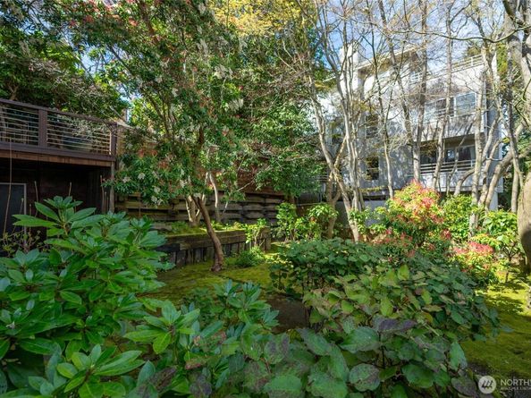 2312 W Crockett Street, Seattle WA 98199