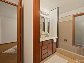 2312 W Crockett Street, Seattle WA 98199