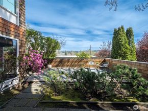 2312 W Crockett Street, Seattle WA 98199