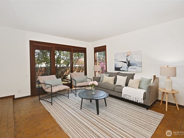 2312 W Crockett Street, Seattle WA 98199