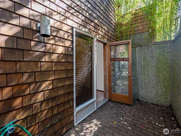2312 W Crockett Street, Seattle WA 98199