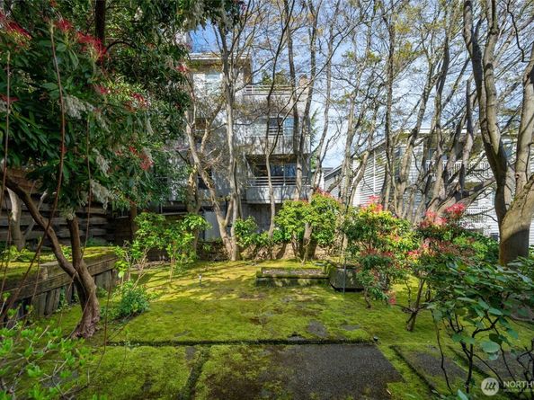 2312 W Crockett Street, Seattle WA 98199