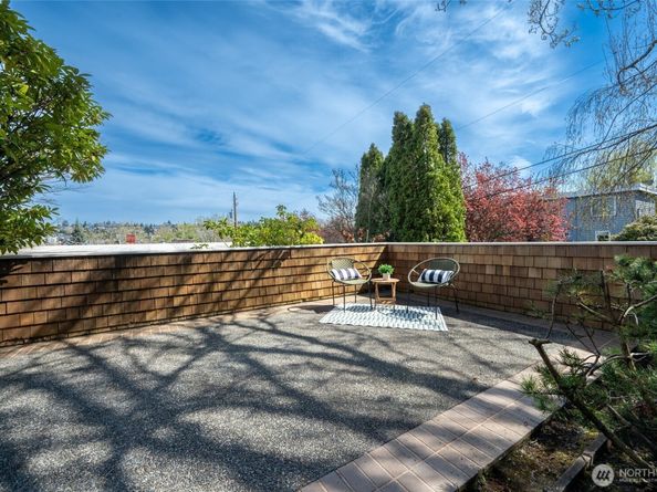2312 W Crockett Street, Seattle WA 98199