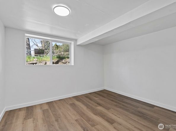 1023 SW Roxbury Street, Seattle WA 98106