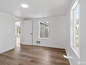 1023 SW Roxbury Street, Seattle WA 98106
