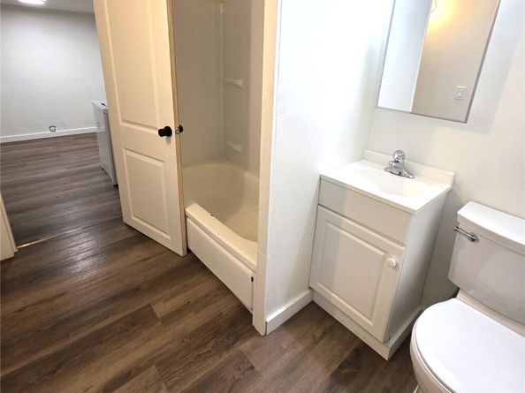 1023 SW Roxbury Street, Seattle WA 98106