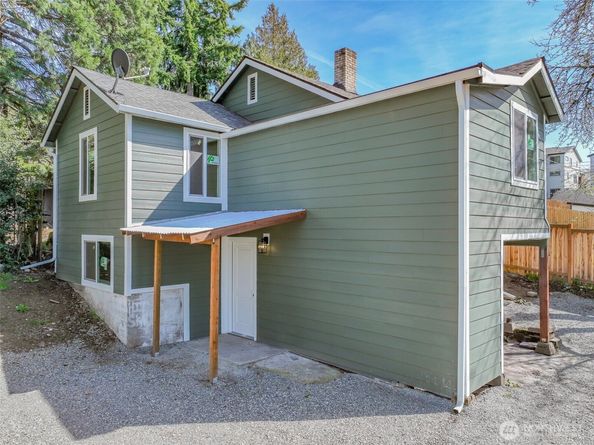 1023 SW Roxbury Street, Seattle WA 98106