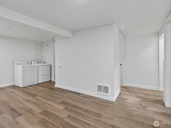 1023 SW Roxbury Street, Seattle WA 98106