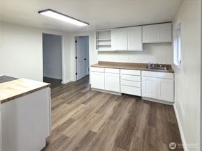 1023 SW Roxbury Street, Seattle WA 98106