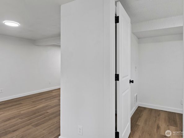 1023 SW Roxbury Street, Seattle WA 98106