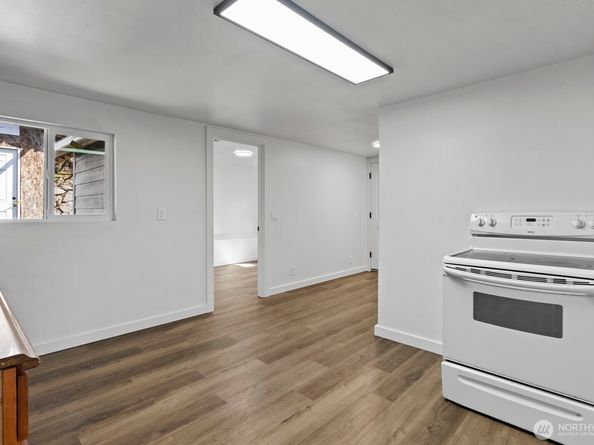 1023 SW Roxbury Street, Seattle WA 98106