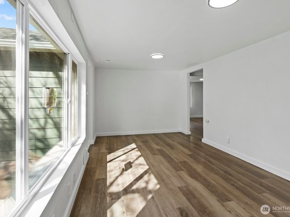 1023 SW Roxbury Street, Seattle WA 98106