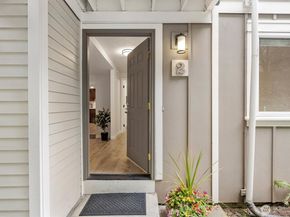 12718 NE 120th Street J2, Kirkland WA 98034