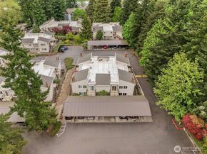 12718 NE 120th Street J2, Kirkland WA 98034