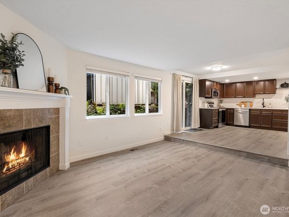 12718 NE 120th Street J2, Kirkland WA 98034