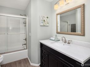 19006 185th Avenue NE, Woodinville WA 98077