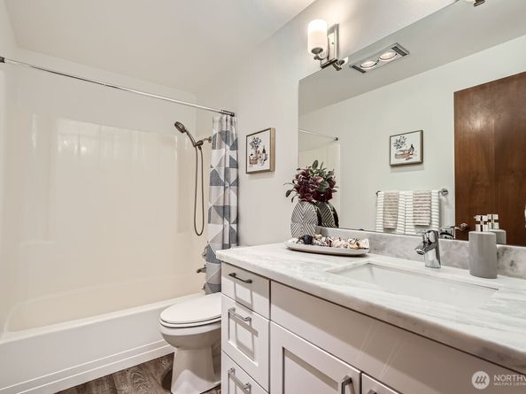 3434 25th Avenue W 101, Seattle WA 98199