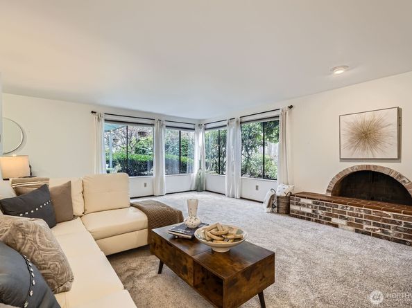 3434 25th Avenue W 101, Seattle WA 98199