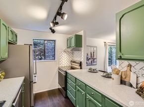 3434 25th Avenue W 101, Seattle WA 98199