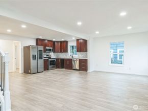15421 10th Avenue SW, Burien WA 98166