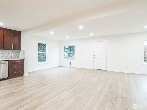 15421 10th Avenue SW, Burien WA 98166