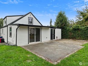 15421 10th Avenue SW, Burien WA 98166