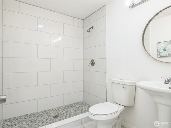 15421 10th Avenue SW, Burien WA 98166