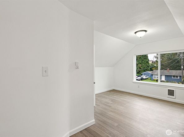 15421 10th Avenue SW, Burien WA 98166