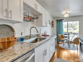 7217 NE 175th Street 211, Kenmore WA 98028