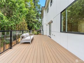 1606 106th Ave SE, Bellevue WA 98004