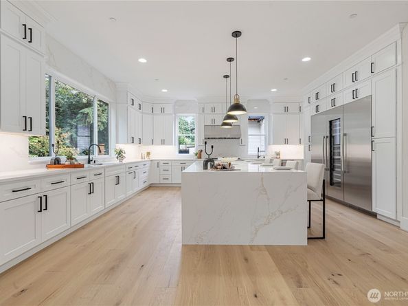 1606 106th Ave SE, Bellevue WA 98004