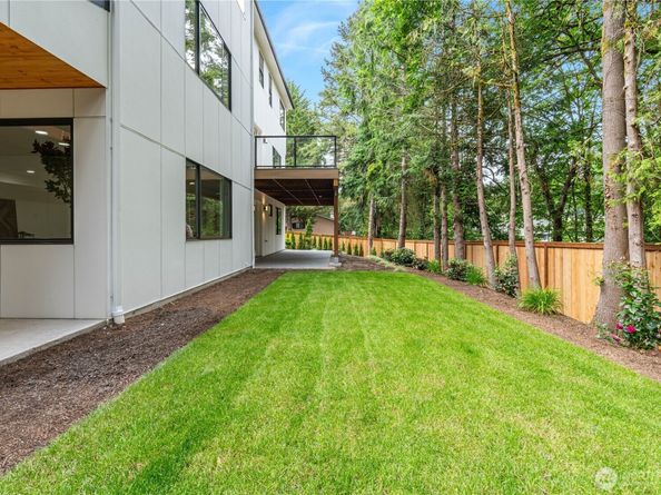 1606 106th Ave SE, Bellevue WA 98004