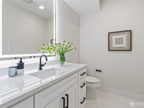 1606 106th Ave SE, Bellevue WA 98004