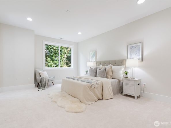 1606 106th Ave SE, Bellevue WA 98004