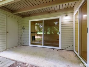 17514 151st Avenue SE 14, Renton WA 98058