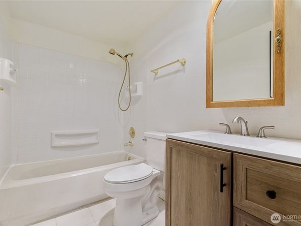 17514 151st Avenue SE 14, Renton WA 98058