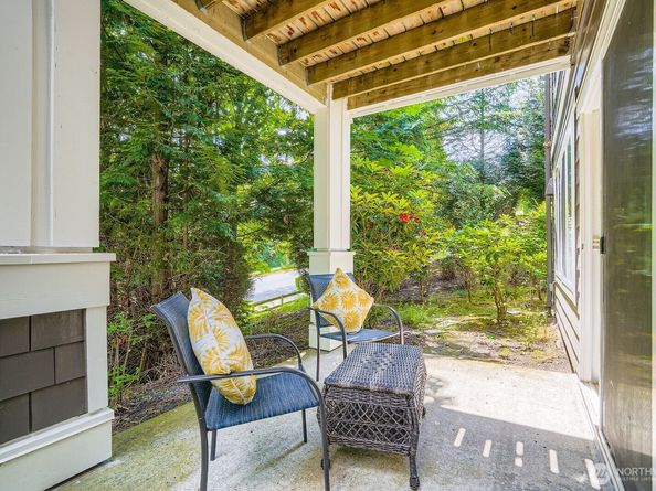 5589 Lakemont Boulevard SE 1703, Bellevue WA 98006