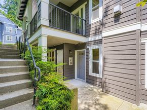 5589 Lakemont Boulevard SE 1703, Bellevue WA 98006